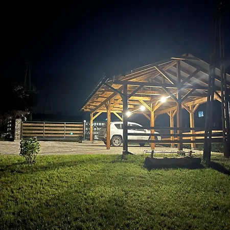 U Lampiarza بيت للعطل