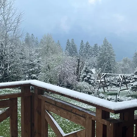 U Lampiarza بيت للعطل